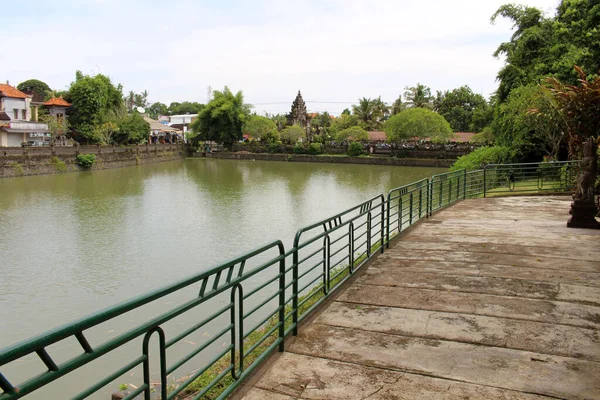 Lege Rivieroever Bij Taman Ayun Tempel Complex Door Pandemieën Genomen — Stockfoto