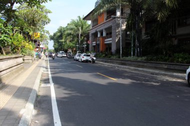 Genellikle kalabalık olan Ubud şehir merkezinde salgın etkisi vardı. Ocak 2022 'de çekildi..