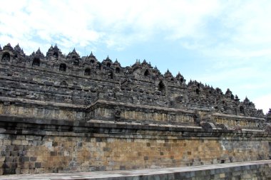 Borobudur, salgın sırasında dünyanın en büyük Budist Tapınağı. Mart 2022 'de çekildi..