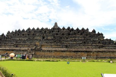 Borobudur Tapınağı ve ana salağı. Mart 2022 'de salgın sırasında çekilmiş..