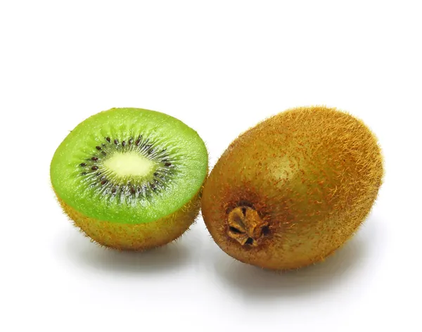 Kiwi frutas isoladas sobre fundo branco — Fotografia de Stock