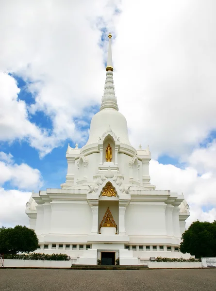 Biała pagoda, Błękitne niebo, pochmurno — Zdjęcie stockowe