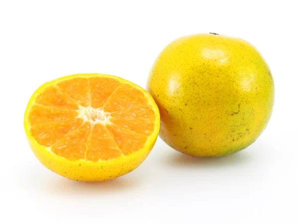 Tangerine pada latar belakang putih — Stok Foto