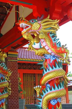 heykel kırmızı kutup Dragon.