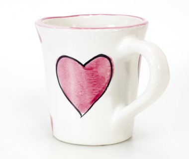 Boş kahve Kupası boya kalp şekli beyaz zemin üzerine