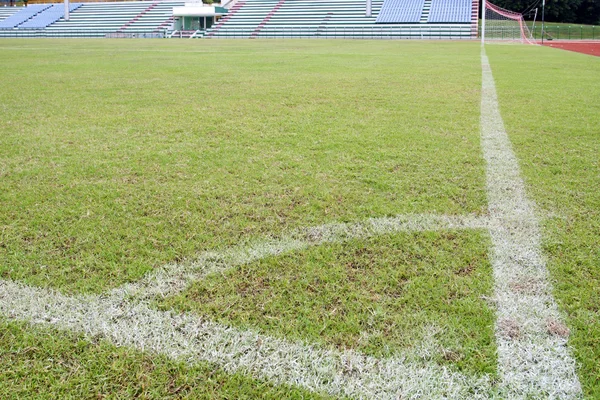 Угол футбольного поля — стоковое фото