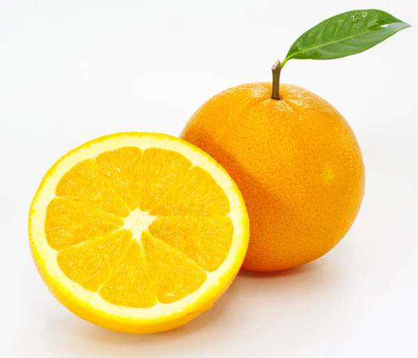 Eineinhalb Orangen — Stockfoto