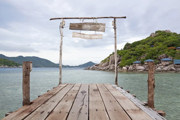 Nang yuan trä bro ö i södra Thailand — Stockfoto