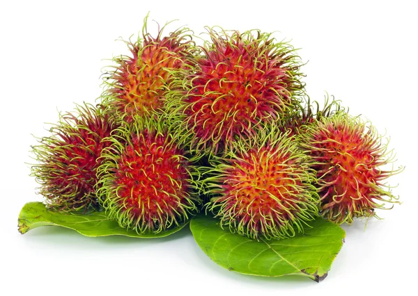 Tropische Früchte, Rambutan auf weißem Hintergrund — Stockfoto