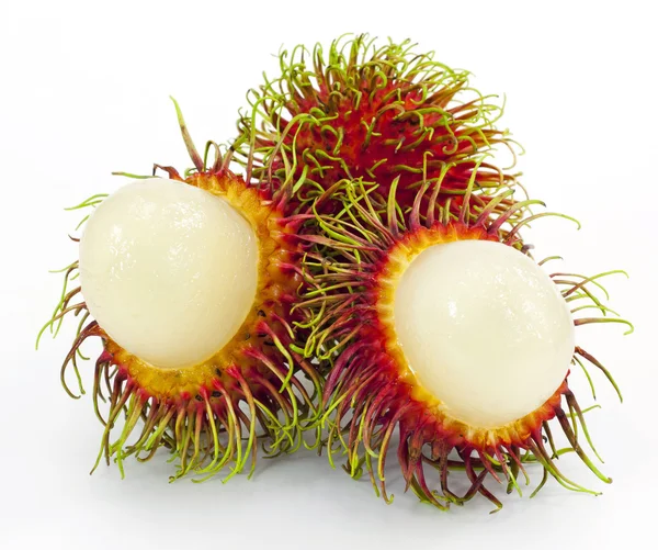 Fruta tropical, rambutão sobre fundo branco — Fotografia de Stock