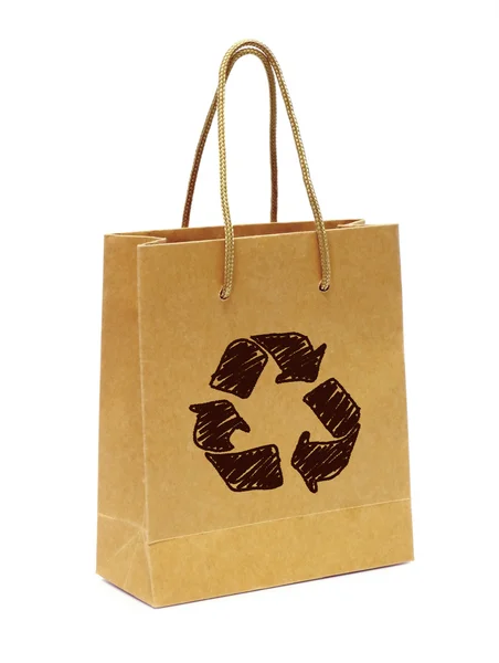 Saco de mão vazio de papel reciclado com sinal de reciclagem — Fotografia de Stock