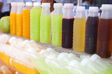 meyve suyu şişeleri