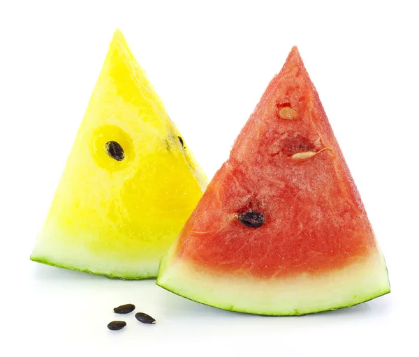 Kawałek czerwone i żółte wody-melon na białym tle — Zdjęcie stockowe