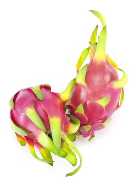 beyaz zemin üzerinde pitaya ya da dragon meyve