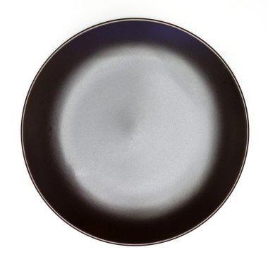 Beyaz arka plan üzerinde izole kahverengi plaka