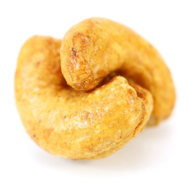 Beyaz arka planda kaju fıstığı