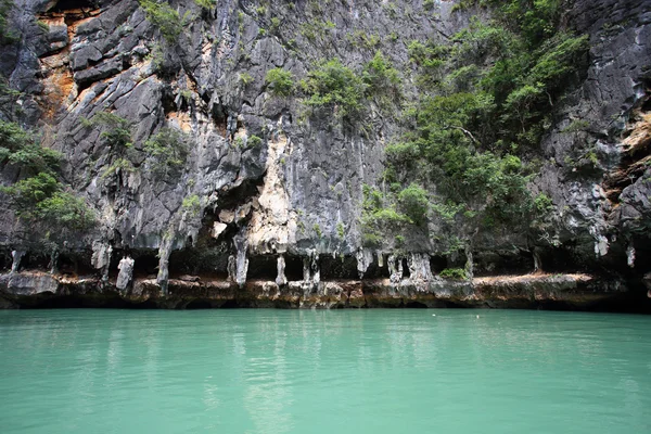 Landscapes and lime stone at Phang Nga National Park in Thailand — Stock Photo, Image