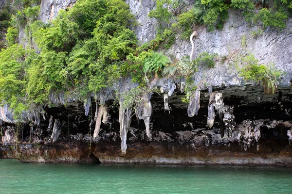 Landscapes and lime stone at Phang Nga National Park in Thailand — Stock Photo, Image