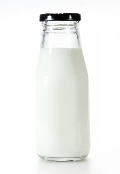 Φιάλη γάλακτος που απομονώνεται σε λευκό φόντο — Φωτογραφία Αρχείου