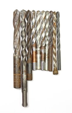 Matkap burguları beyaz izole kümesi 