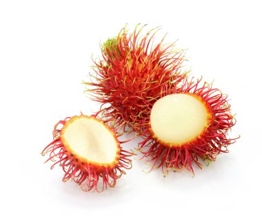 beyaz arkaplanda rambutan 