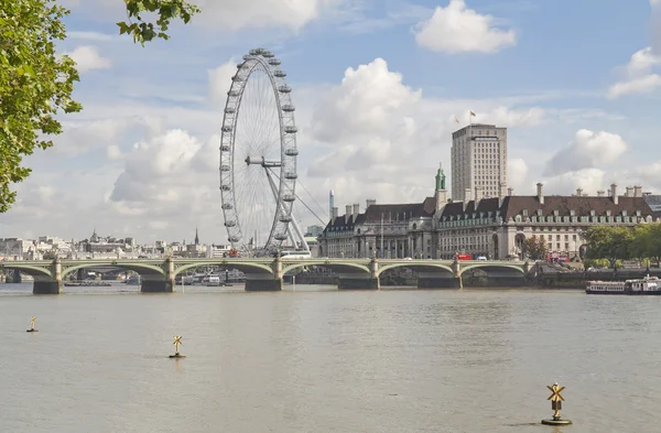 Beroemde london eye en aquarium — Stockfoto