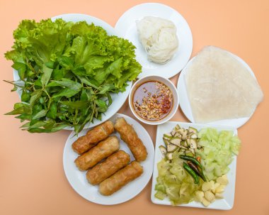 Vietnamca gıda domuz sosisi sebze (nam nuang ile)