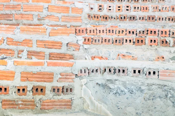 Underconstruction trappan av rött tegel och cement. — Stockfoto