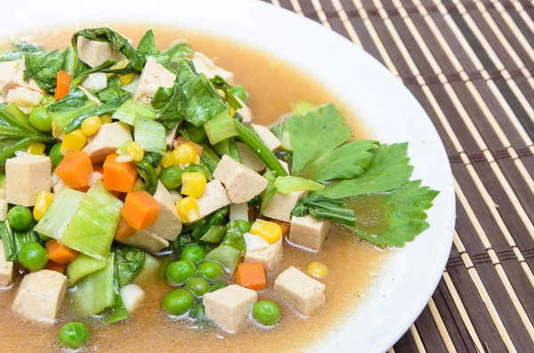 Smažené Míchaná zelenina (mrkev, kukuřice, cukr hrášek a čínských cabba — Stock fotografie