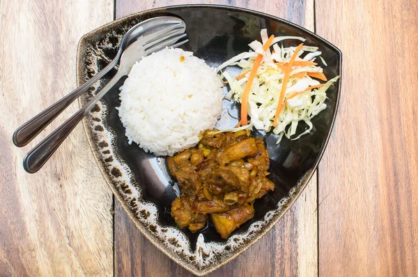 Tailândia Estilo Norte Pendurar Lay Pork Curry com arroz cozido — Fotografia de Stock