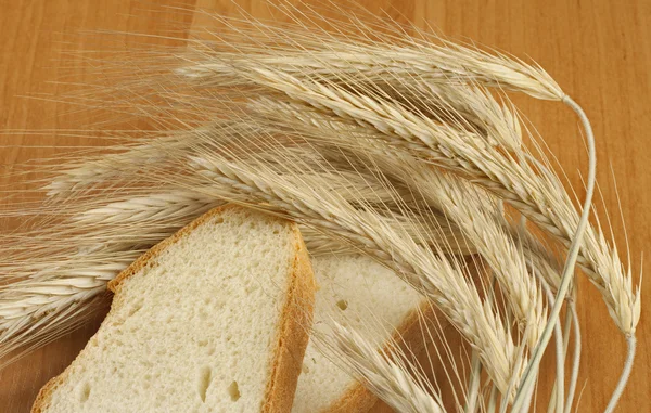 Pane sulla tavola — Foto Stock