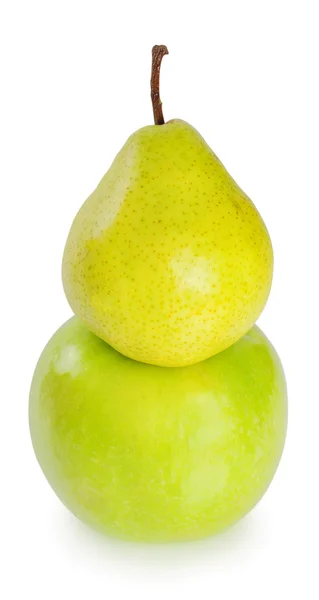 Hruška, stojící na apple — Stock fotografie
