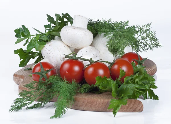 Pomidory, grzyby i zioła — Zdjęcie stockowe