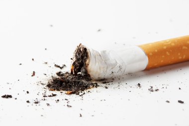 ash ile sigara sönmüş
