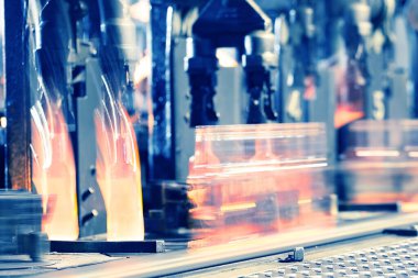 Cam şişe döküm üretimi için taşıyıcı