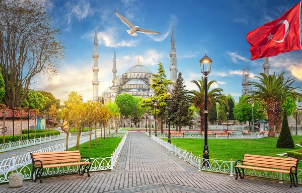 Mezquita Sultanahmet o Mezquita Azul en Estambul — Foto de Stock