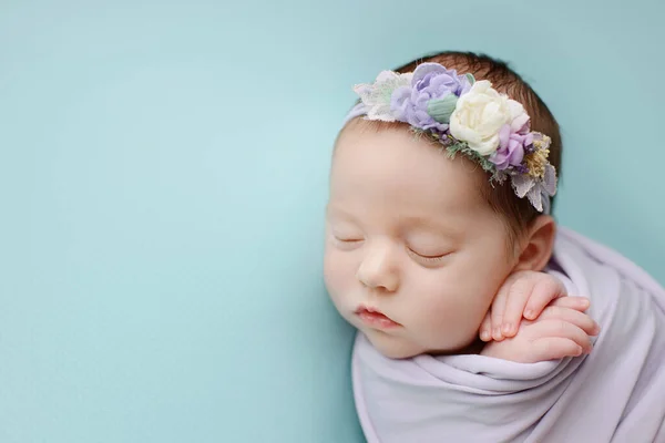 Title Newborn Girl Blue Background Photoshoot Newborn Portrait Beautiful Sleeping — Stock Fotó