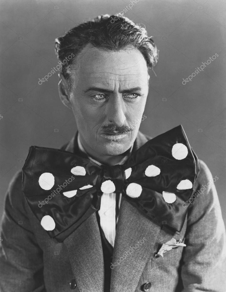 Oversized bow tie deals