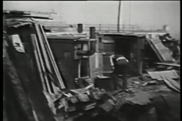 Ciudad de chabolas, 1930 — Vídeo de stock