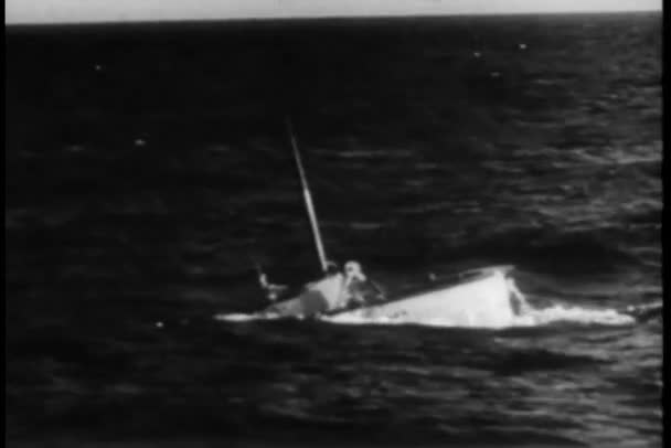Revestimento de submarino de tiro largo — Vídeo de Stock