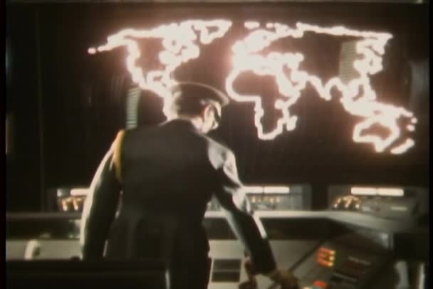 Dikiz subay neon harita kontrol odasında açma — Stok video