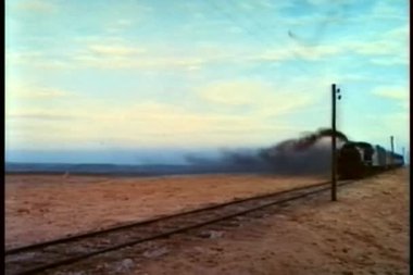 Tren demiryolu parça aşağı seyahat