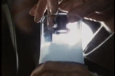 test tüpü çekme el Close-Up