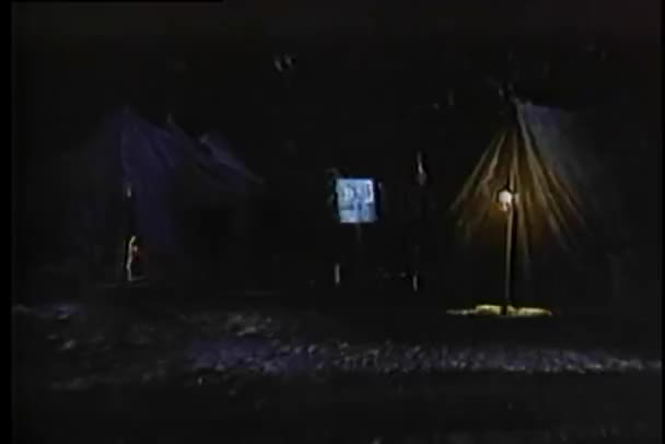 Camping bij nacht — Stockvideo