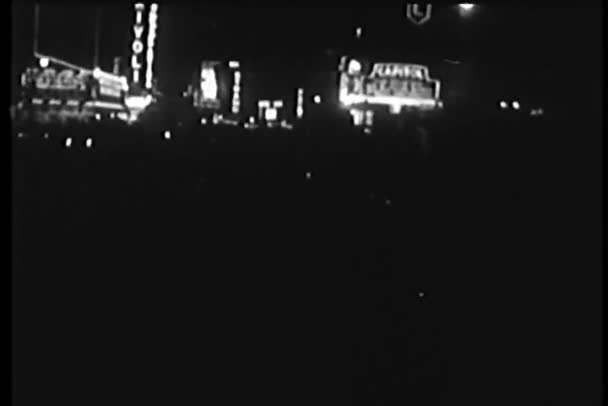 Вид на город из машины — стоковое видео