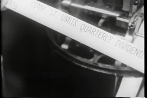 Ampla tomada de atividade no chão de negociação, 1930 — Vídeo de Stock