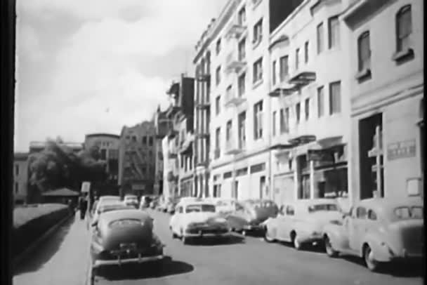 Cab making turn on city street of San Francisco, California, USA — Αρχείο Βίντεο