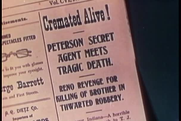 Zoom fuera de plano del periódico Chicago Inter Ocean — Vídeo de stock