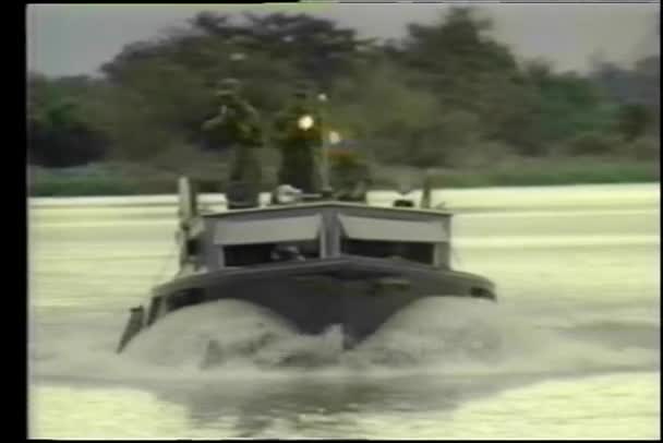 Soldiers in boat bombing and shooting underwater scuba diver — Stock Video