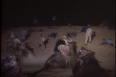 Shootout çölde gece